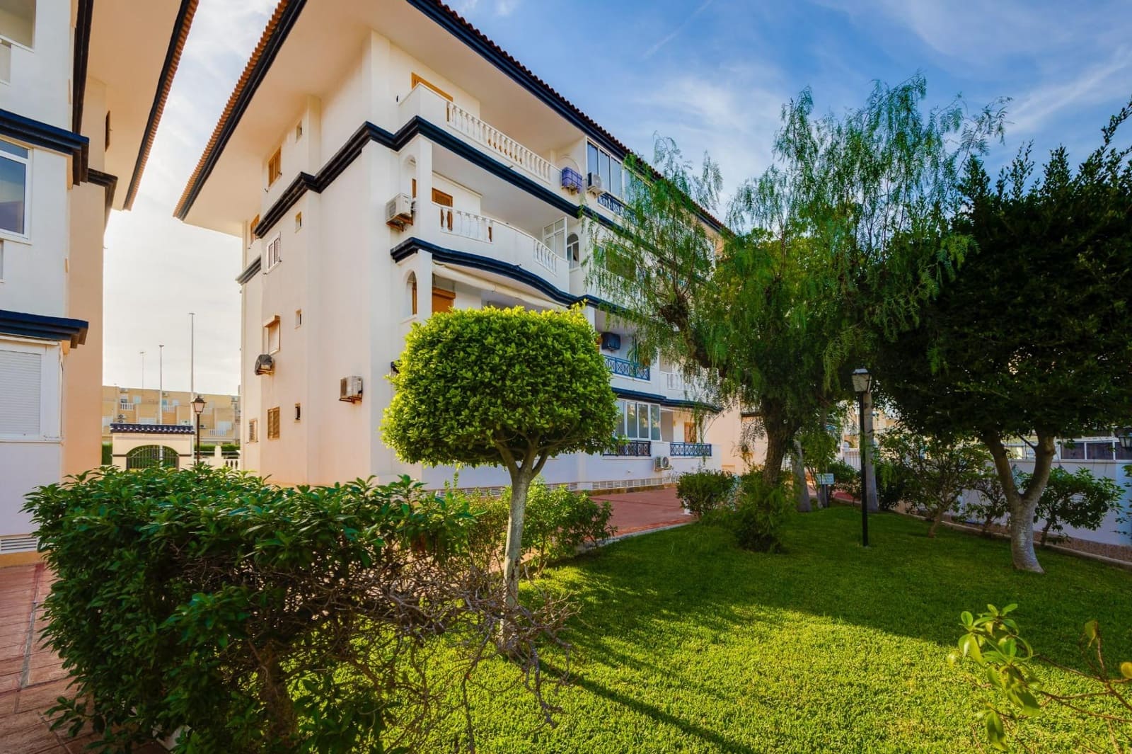 1 makuuhuone Huoneisto myytävänä paikassa Torrevieja mukana uima-altaan - 124 900 € (Ref: 9413995)