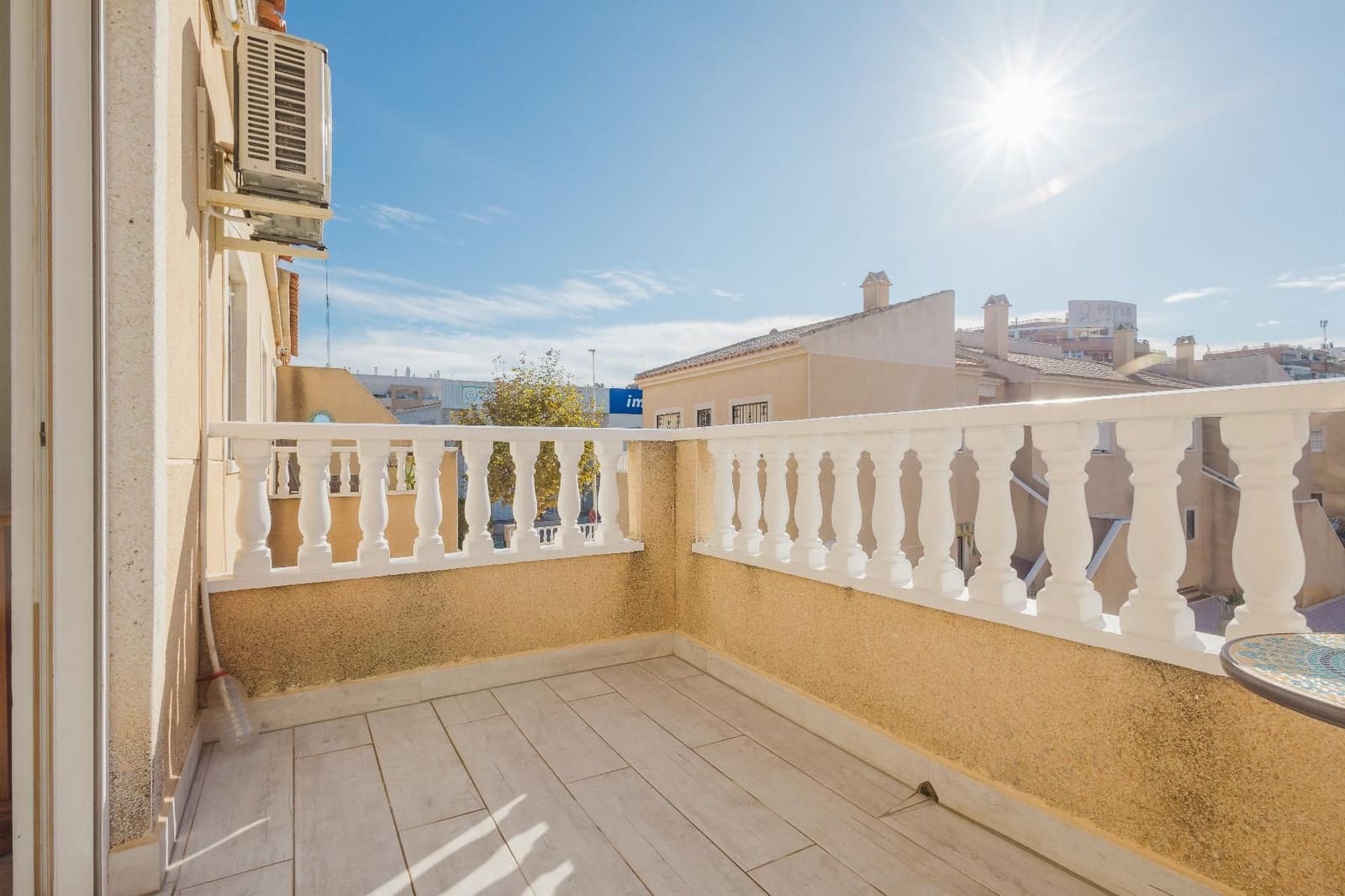 2 soveværelse Bungalow til salg i Torrevieja med swimmingpool - € 139.900 (Ref: 9413996)