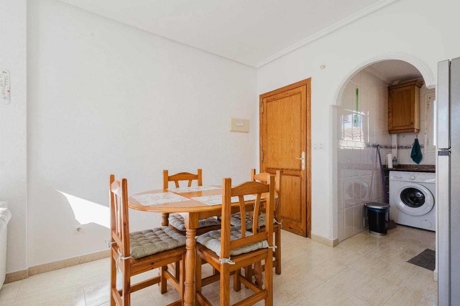2 soveværelse Bungalow til salg i Torrevieja med swimmingpool - € 139.900 (Ref: 9413996)
