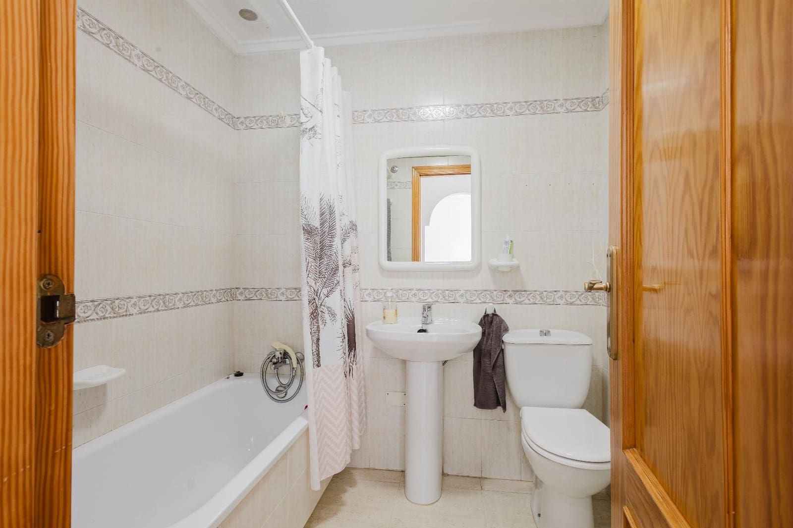 2 soveværelse Bungalow til salg i Torrevieja med swimmingpool - € 139.900 (Ref: 9413996)