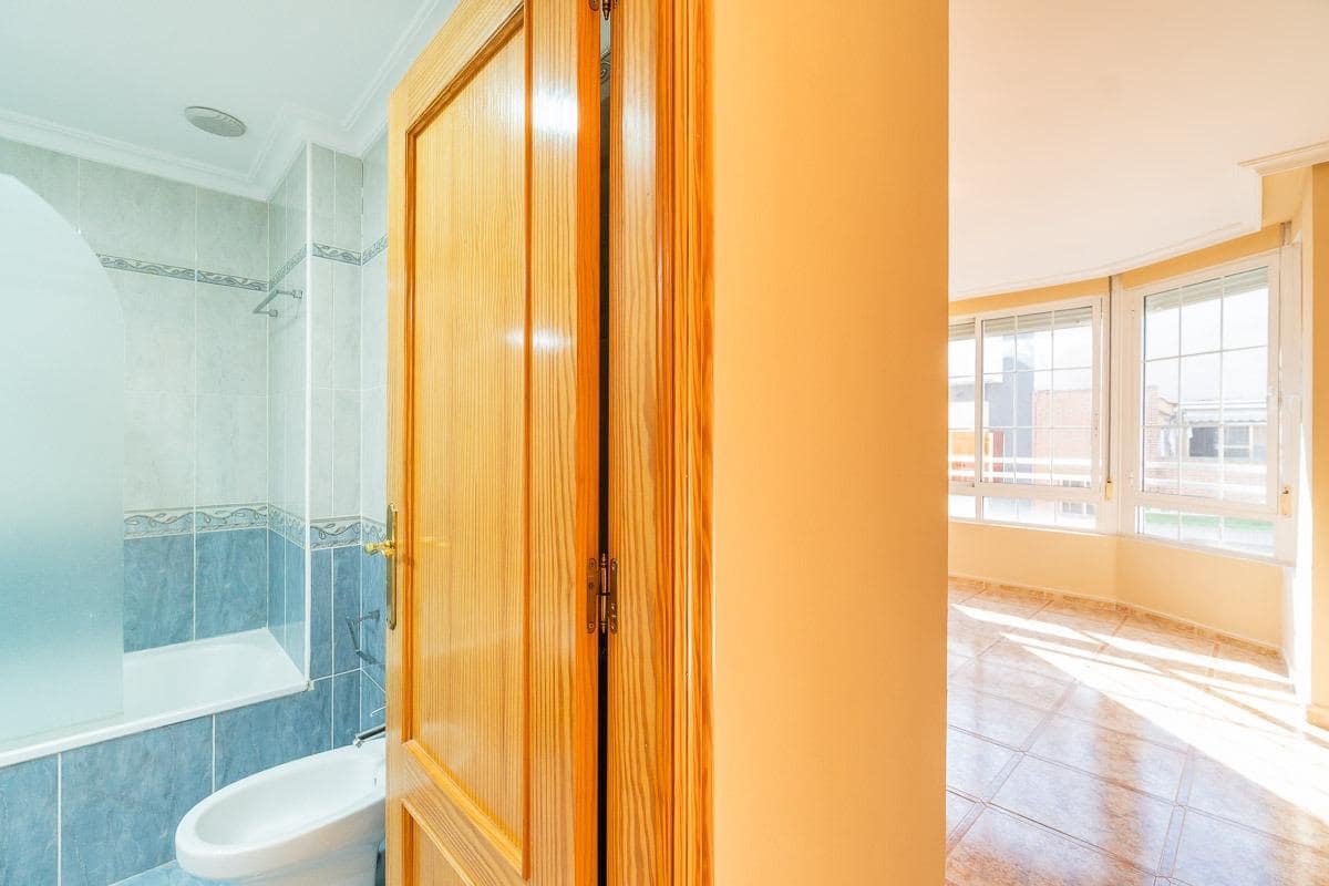 3 sypialnia Apartament na sprzedaż w Torrevieja - 209 000 € (Ref: 9413997)