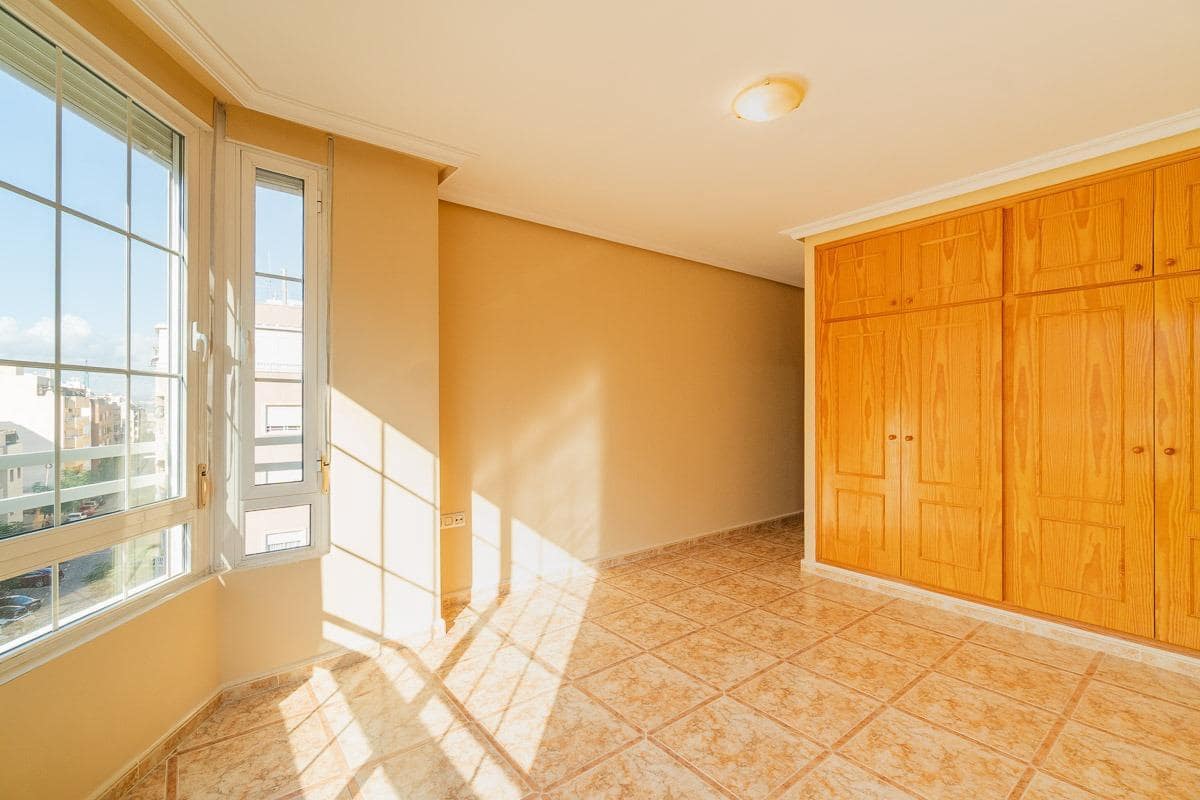 3 sypialnia Apartament na sprzedaż w Torrevieja - 209 000 € (Ref: 9413997)