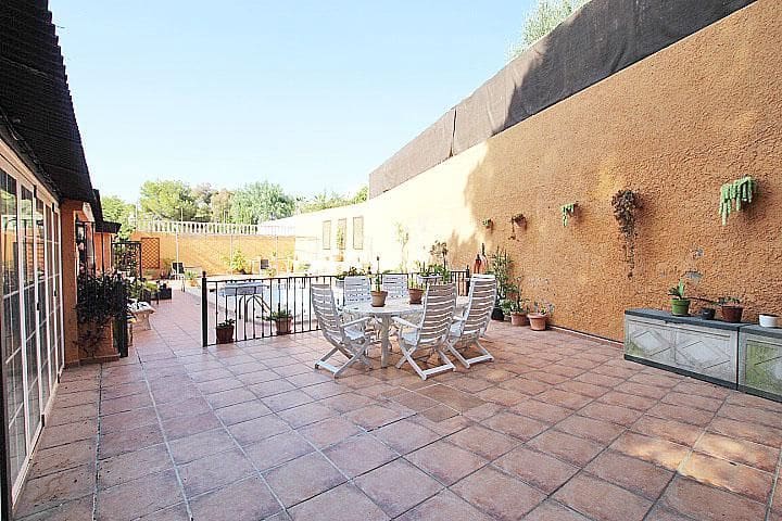 Chalet de 6 habitaciones en La Siesta en venta con piscina garaje - 440.000 € (Ref: 9416058)