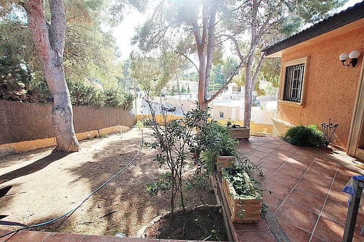 Chalet de 6 habitaciones en La Siesta en venta con piscina garaje - 440.000 € (Ref: 9416058)