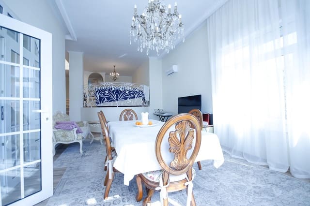 5 sypialnia Willa na sprzedaż w Dehesa de Campoamor, Orihuela z basenem garażem - 990 000 € (Ref: 9416059)