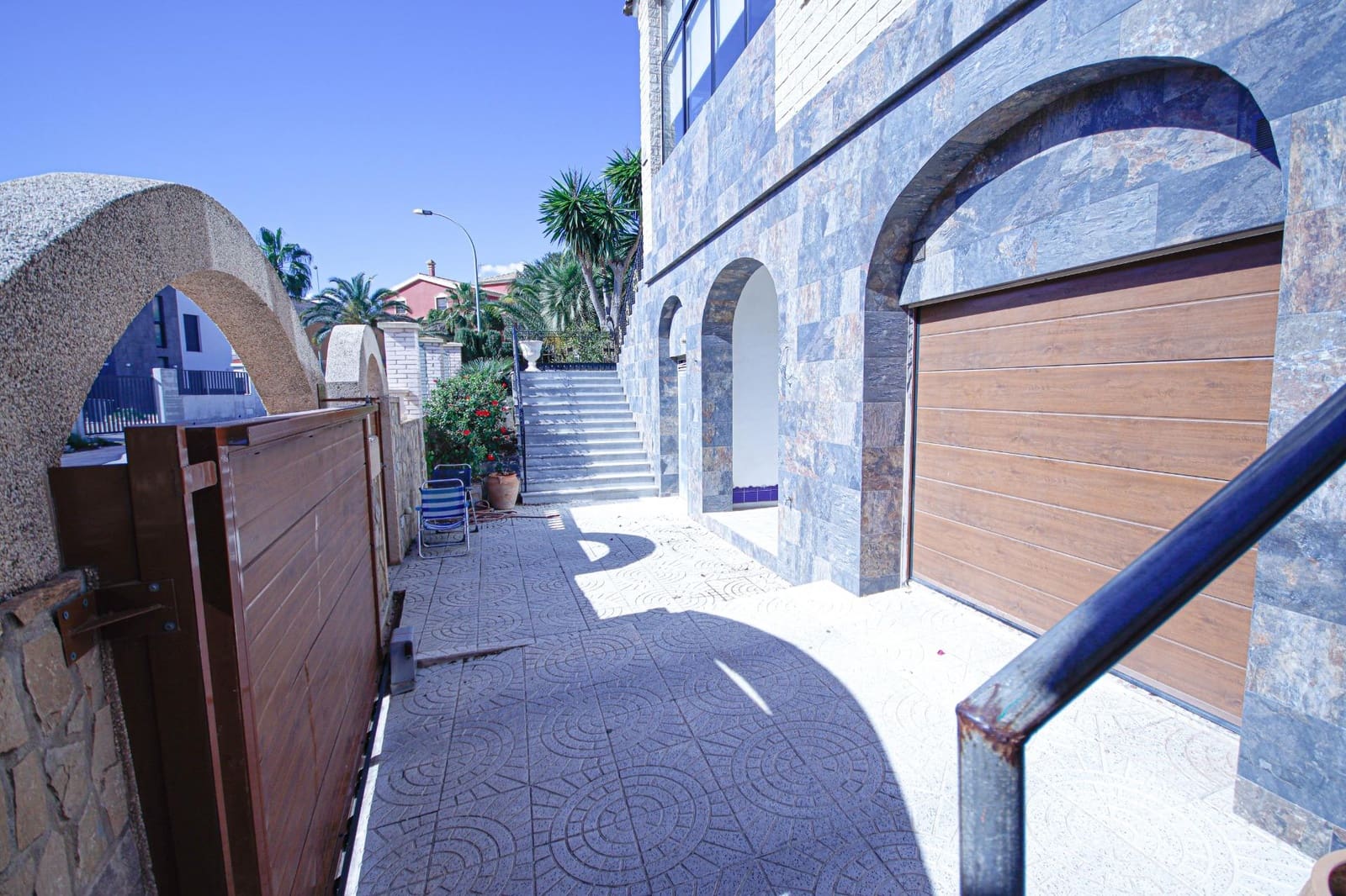 5 sypialnia Willa na sprzedaż w Campoamor z basenem garażem - 990 000 € (Ref: 9416059)