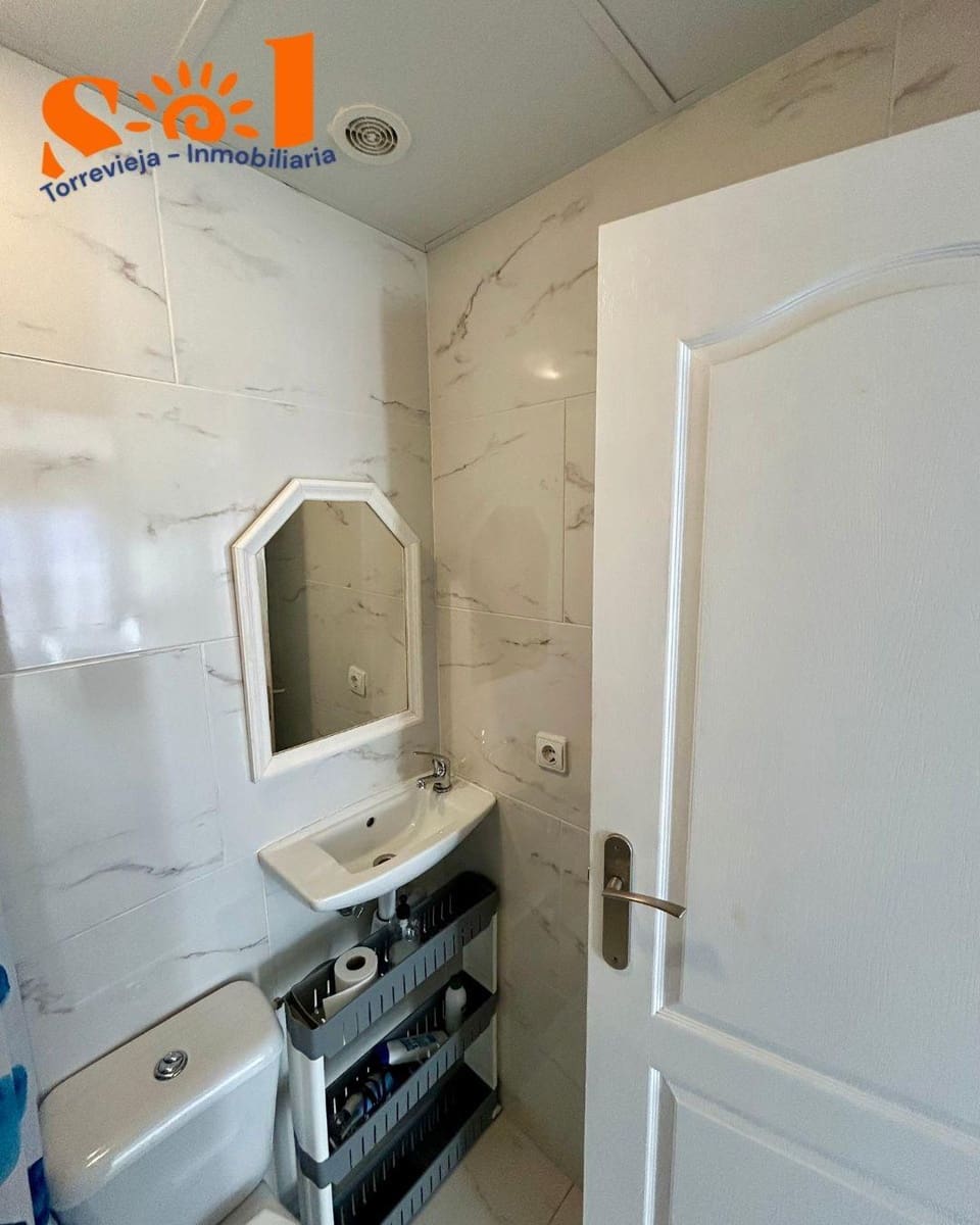 2 makuuhuone Huoneisto myytävänä paikassa Torrevieja - 127 000 € (Ref: 9420016)