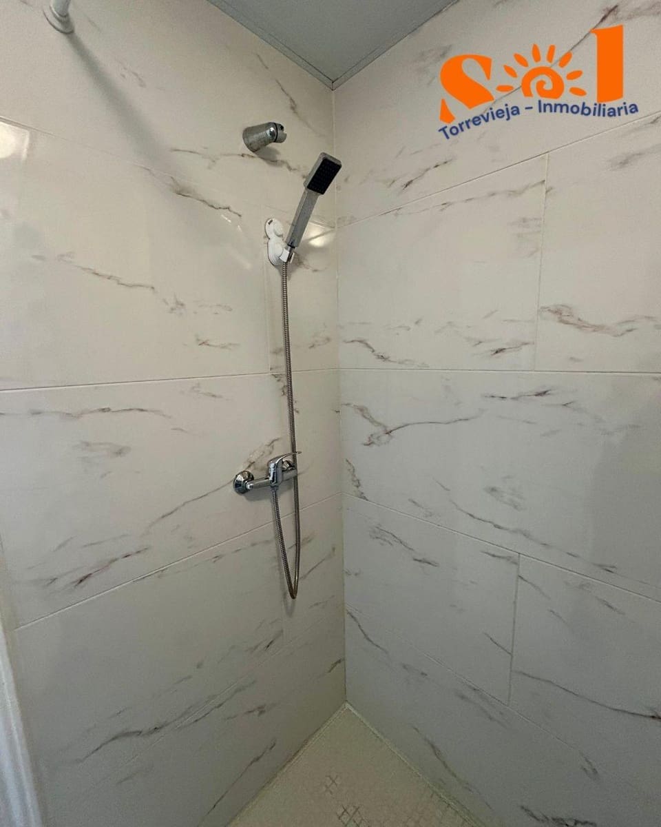 2 makuuhuone Huoneisto myytävänä paikassa Torrevieja - 127 000 € (Ref: 9420016)