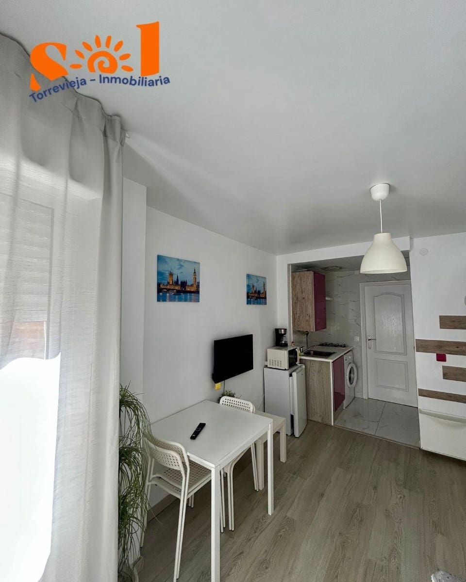 2 makuuhuone Huoneisto myytävänä paikassa Torrevieja - 127 000 € (Ref: 9420016)