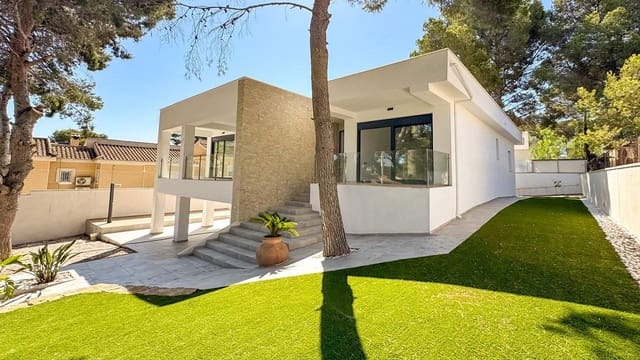 4 slaapkamer Villa te koop in Los Balcones - Los Altos, Torrevieja met zwembad garage - € 995.000 (Ref: 9420017)