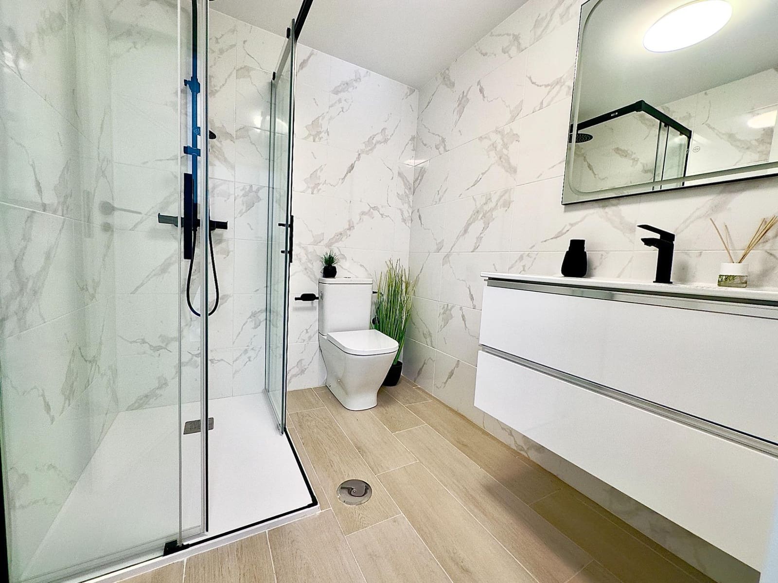 2 makuuhuone Huoneisto myytävänä paikassa Torrevieja mukana uima-altaan - 359 900 € (Ref: 9422310)