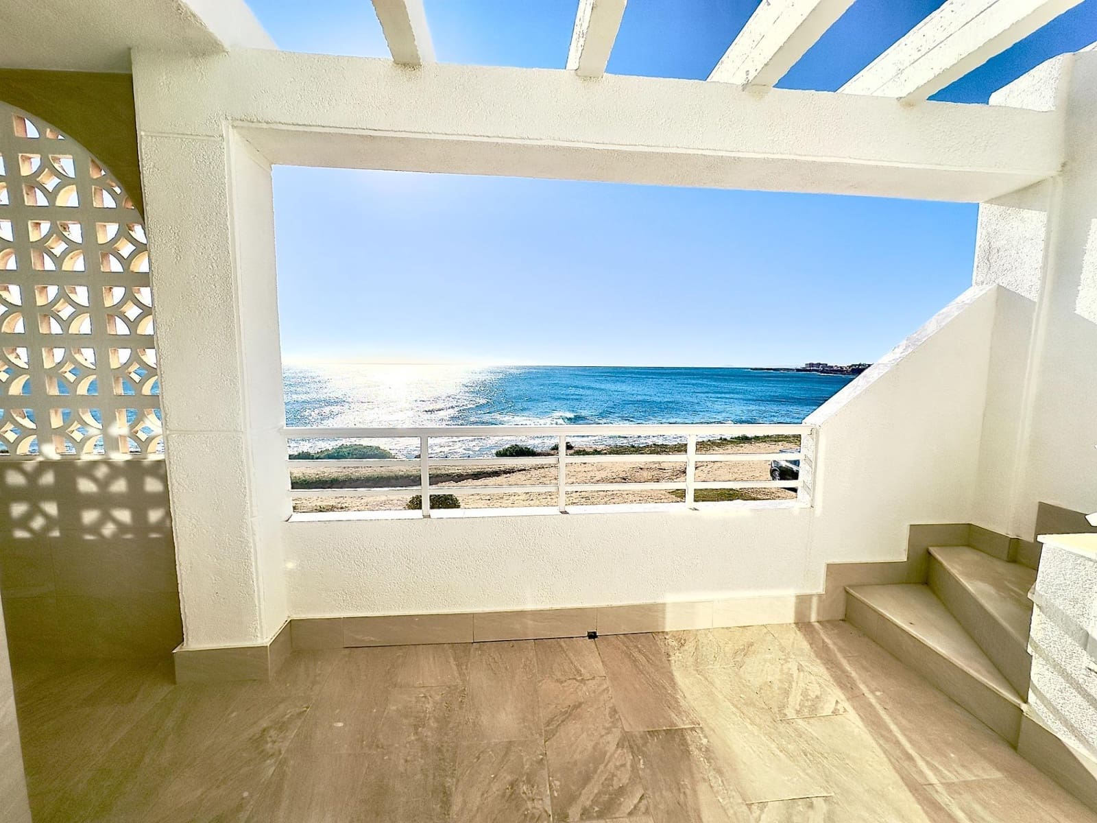 2 makuuhuone Huoneisto myytävänä paikassa Torrevieja mukana uima-altaan - 359 900 € (Ref: 9422310)