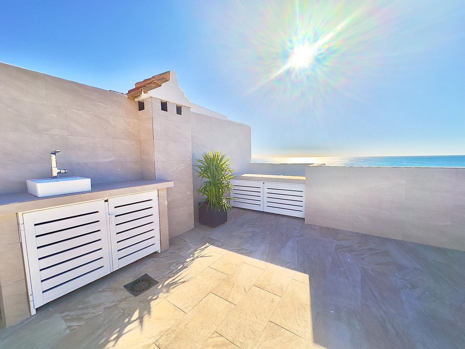 2 makuuhuone Huoneisto myytävänä paikassa Torrevieja mukana uima-altaan - 359 900 € (Ref: 9422310)