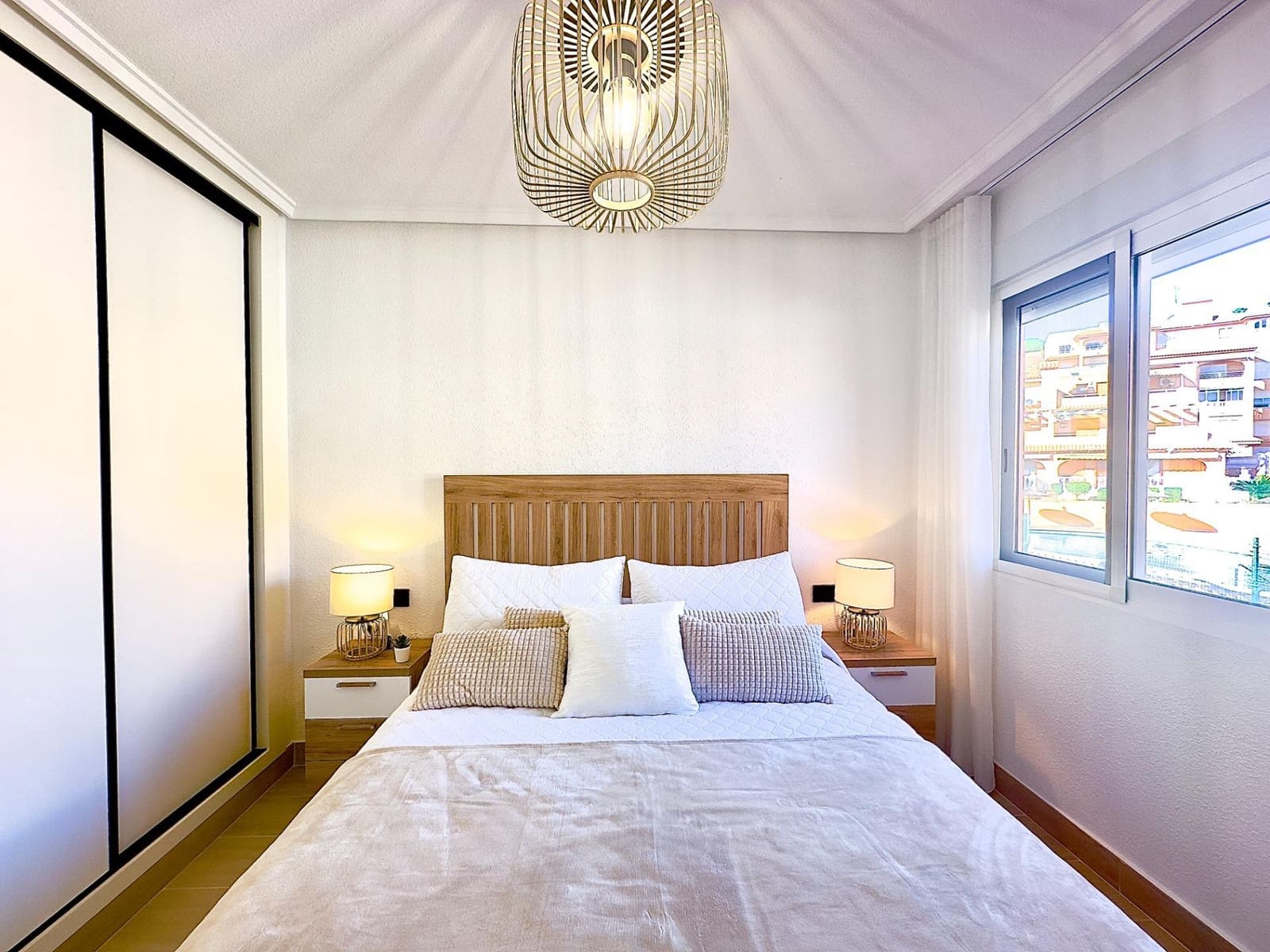 2 makuuhuone Huoneisto myytävänä paikassa Torrevieja mukana uima-altaan - 359 900 € (Ref: 9422310)