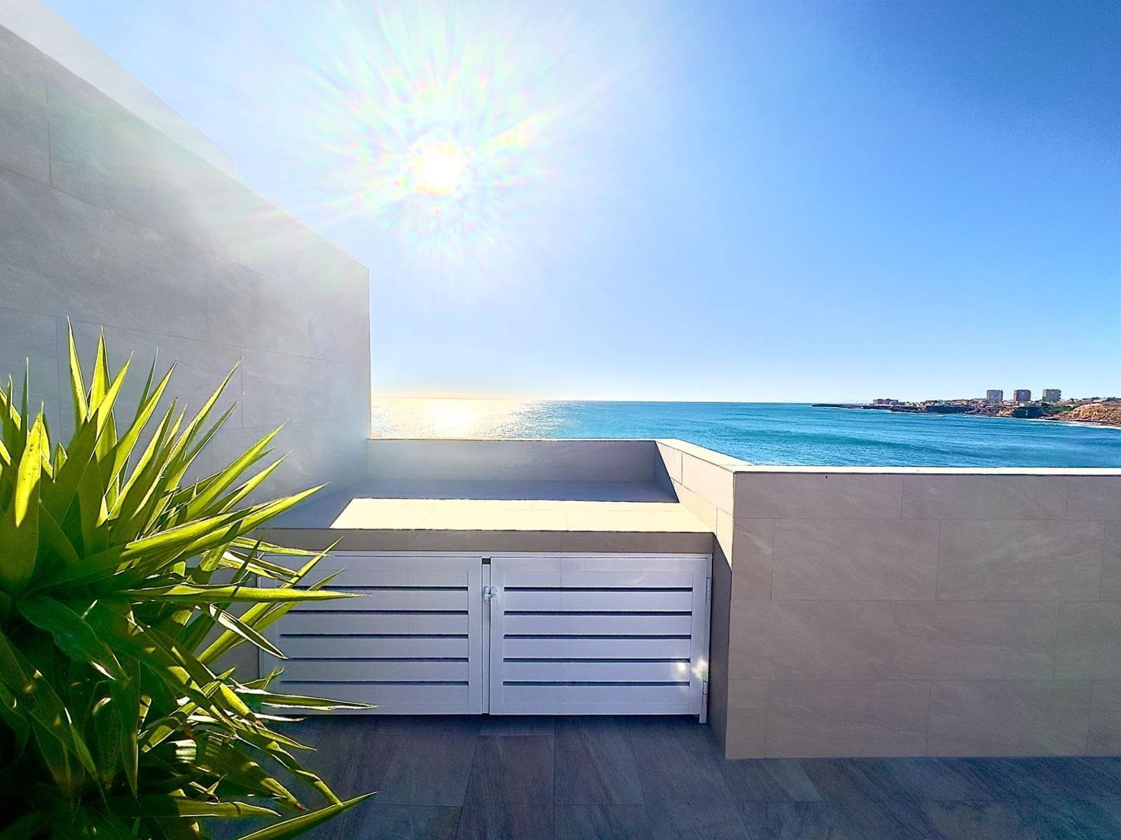 2 makuuhuone Huoneisto myytävänä paikassa Torrevieja mukana uima-altaan - 359 900 € (Ref: 9422310)