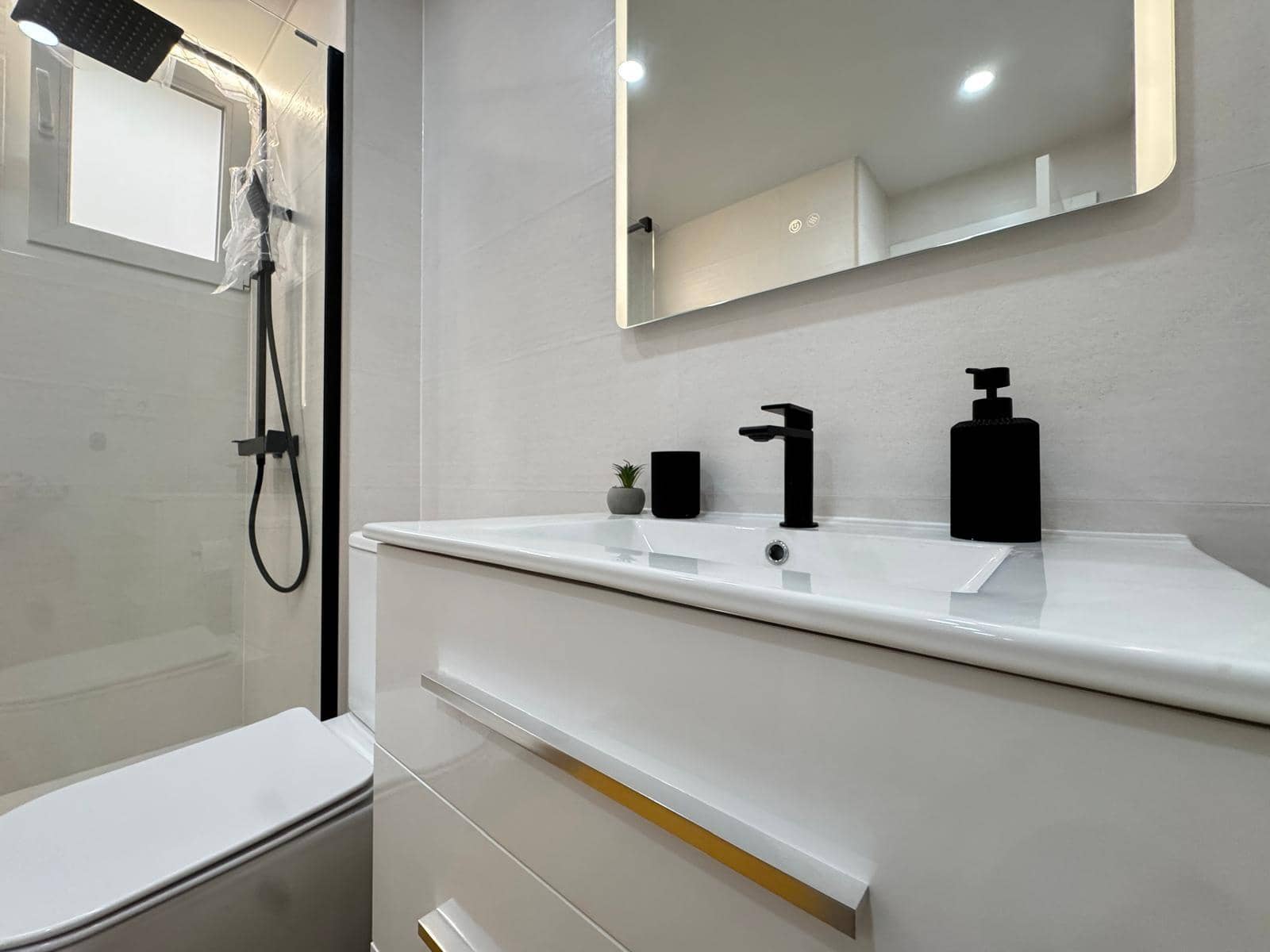 2 makuuhuone Huoneisto myytävänä paikassa Punta Prima mukana uima-altaan - 239 900 € (Ref: 9422313)