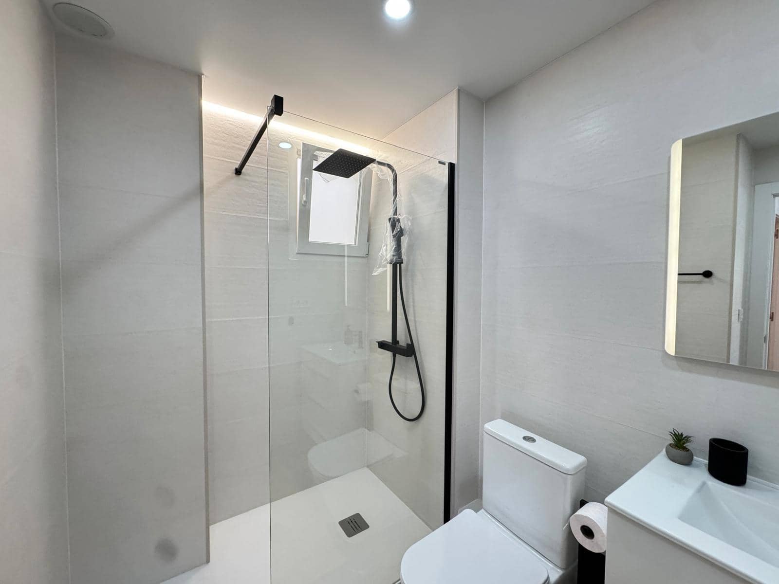 2 makuuhuone Huoneisto myytävänä paikassa Punta Prima mukana uima-altaan - 239 900 € (Ref: 9422313)