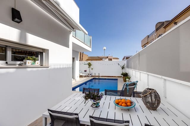 3 bedroom Villa for sale in Los Frutales, Torrevieja with pool - € 439,000 (Ref: 9422317)