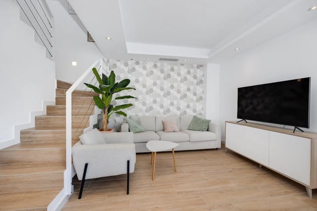 3 bedroom Villa for sale in Los Frutales, Torrevieja with pool - € 439,000 (Ref: 9422317)