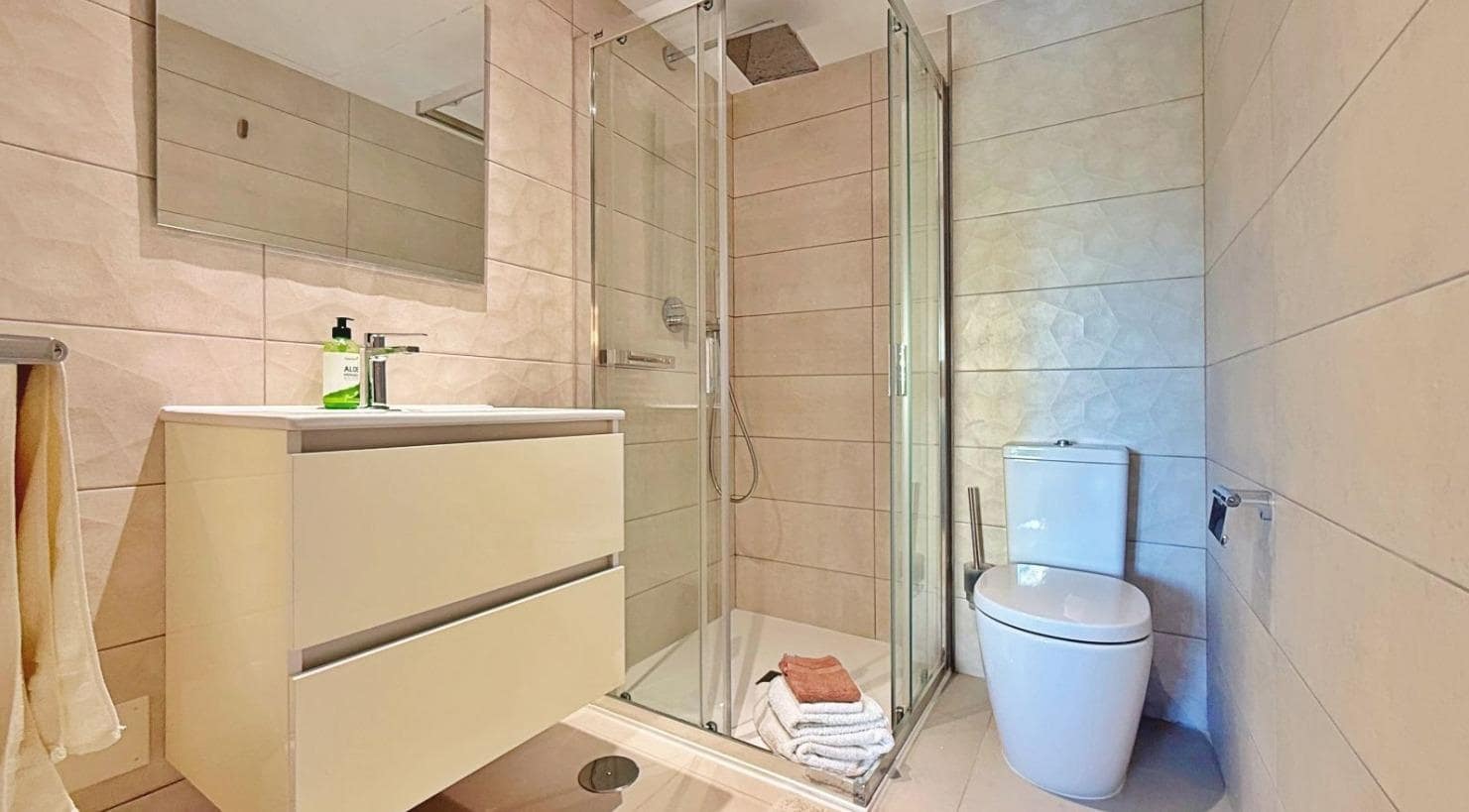 2 makuuhuone Huoneisto myytävänä paikassa Orihuela Costa mukana uima-altaan 
autotalli - 475 000 € (Ref: 9425785)