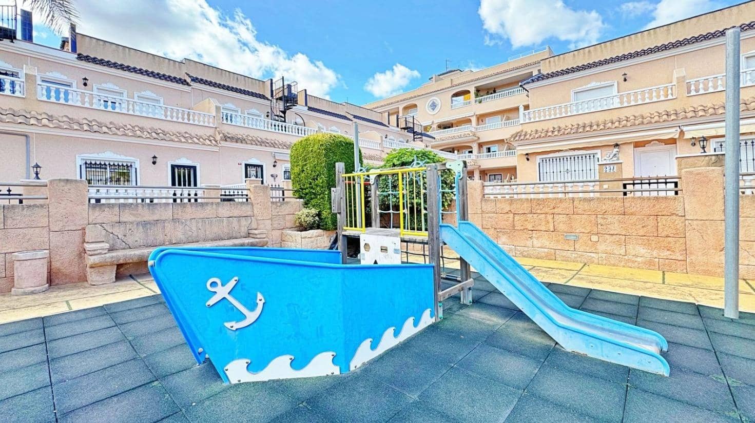 3 soveværelse Rækkehus til salg i Los Dolses med swimmingpool - € 275.900 (Ref: 9425786)