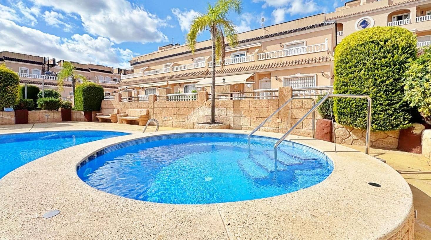 3 soveværelse Rækkehus til salg i Los Dolses med swimmingpool - € 275.900 (Ref: 9425786)