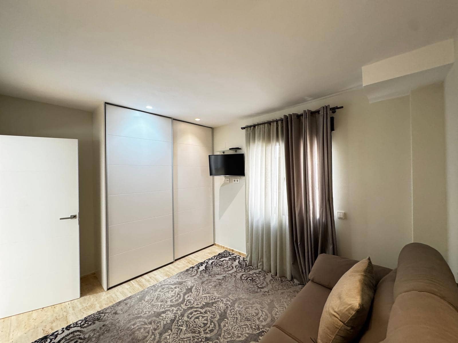 4 sypialnia Penthouse na sprzedaż w Torrevieja z basenem garażem - 529 900 € (Ref: 9427451)