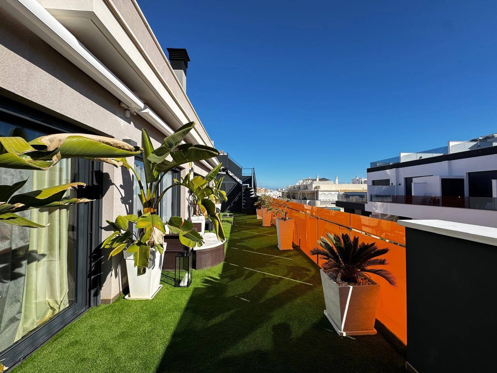 4 sypialnia Penthouse na sprzedaż w Torrevieja z basenem garażem - 529 900 € (Ref: 9427451)