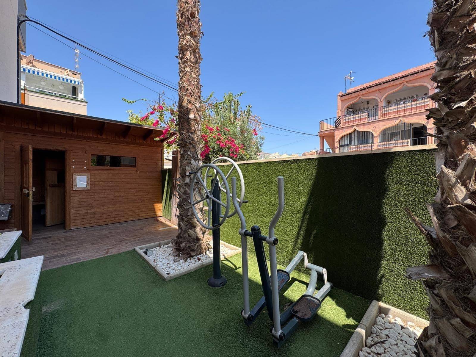 4 sypialnia Penthouse na sprzedaż w Torrevieja z basenem garażem - 529 900 € (Ref: 9427451)