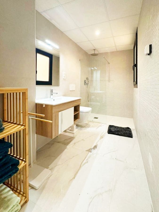 2 soveværelse Lejlighed til salg i La Florida med swimmingpool garage - € 279.000 (Ref: 9431725)