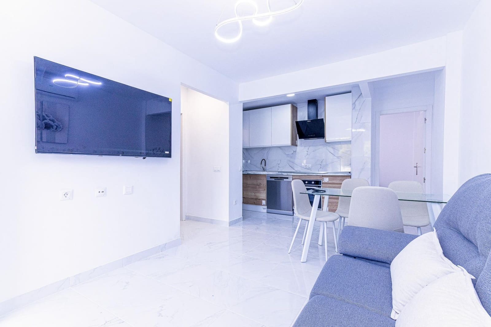 2 makuuhuone Huoneisto myytävänä paikassa Torrevieja mukana uima-altaan - 144 990 € (Ref: 9431726)