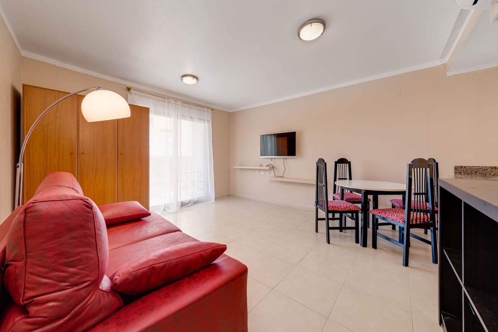 Studio til salg i Torrevieja med swimmingpool - € 119.990 (Ref: 9443361)