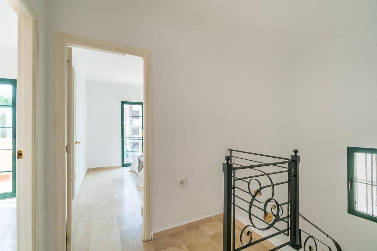 3 Zimmer Villa zu verkaufen in Orihuela Costa mit Pool - 379.000 € (Ref: 9449065)