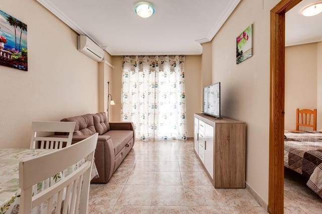 Piso de 1 habitación en Centro, Torrevieja en venta con piscina - 98.000 € (Ref: 9452847)