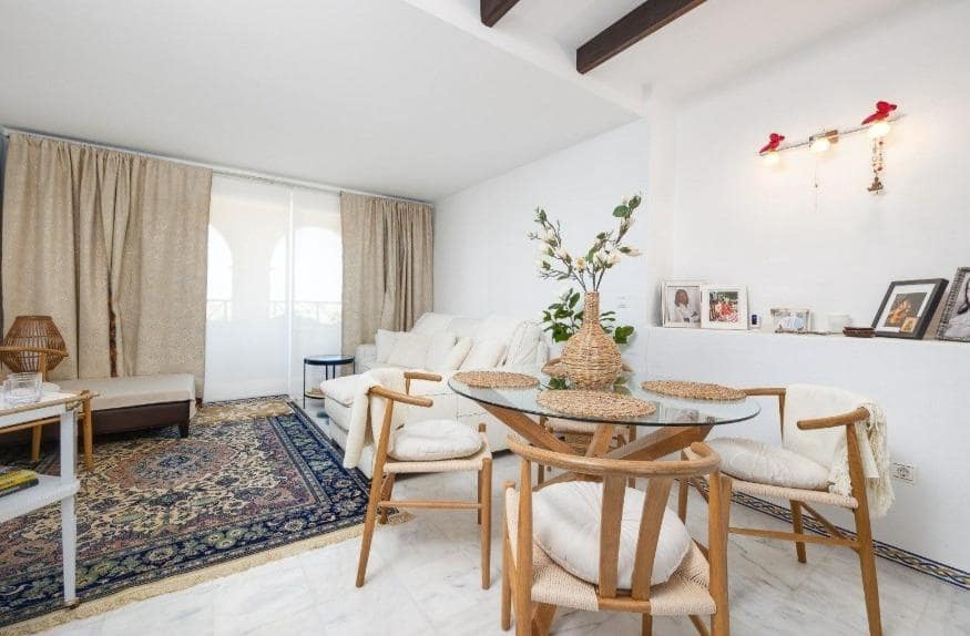 Apartamento de 2 habitaciones en Torrevieja en venta con piscina - 275.000 € (Ref: 9462530)