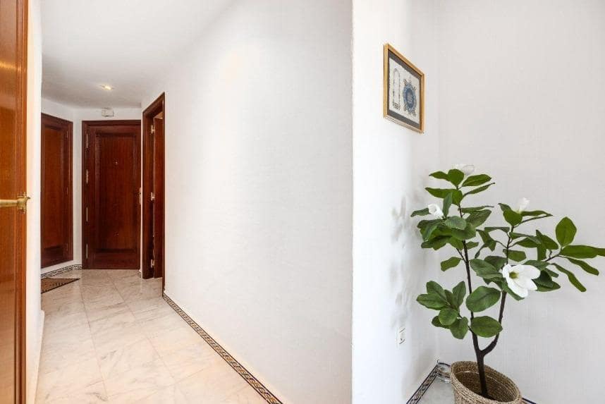 Apartamento de 2 habitaciones en Torrevieja en venta con piscina - 275.000 € (Ref: 9462530)