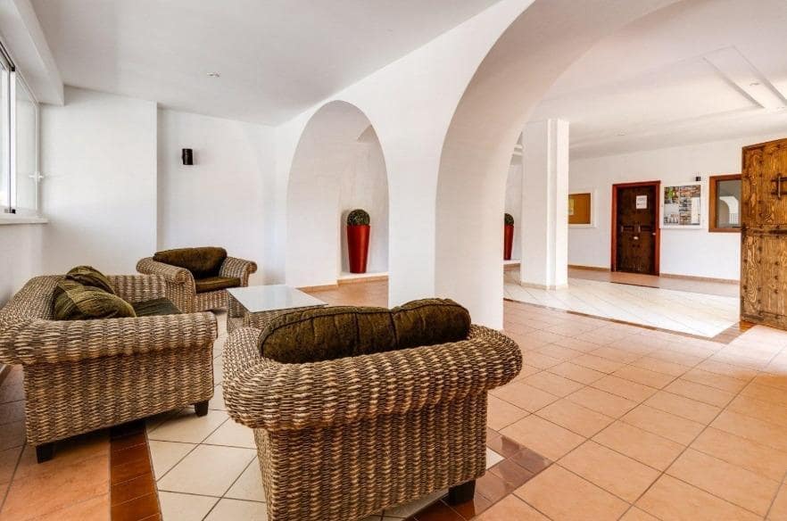 Apartamento de 2 habitaciones en Torrevieja en venta con piscina - 275.000 € (Ref: 9462530)