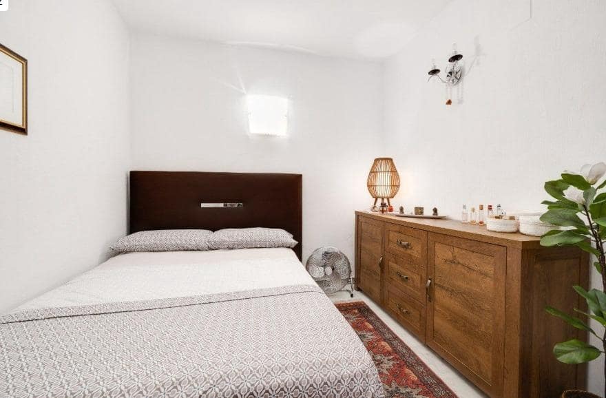 Apartamento de 2 habitaciones en Torrevieja en venta con piscina - 275.000 € (Ref: 9462530)