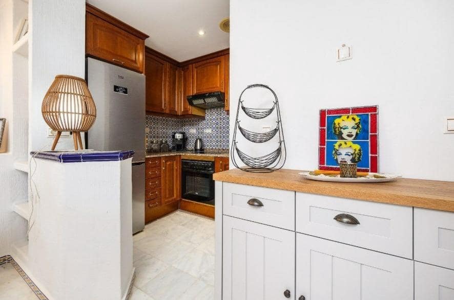 Apartamento de 2 habitaciones en Torrevieja en venta con piscina - 275.000 € (Ref: 9462530)