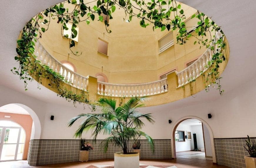 Apartamento de 2 habitaciones en Torrevieja en venta con piscina - 275.000 € (Ref: 9462530)