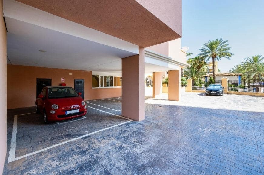 Apartamento de 2 habitaciones en Torrevieja en venta con piscina - 275.000 € (Ref: 9462530)