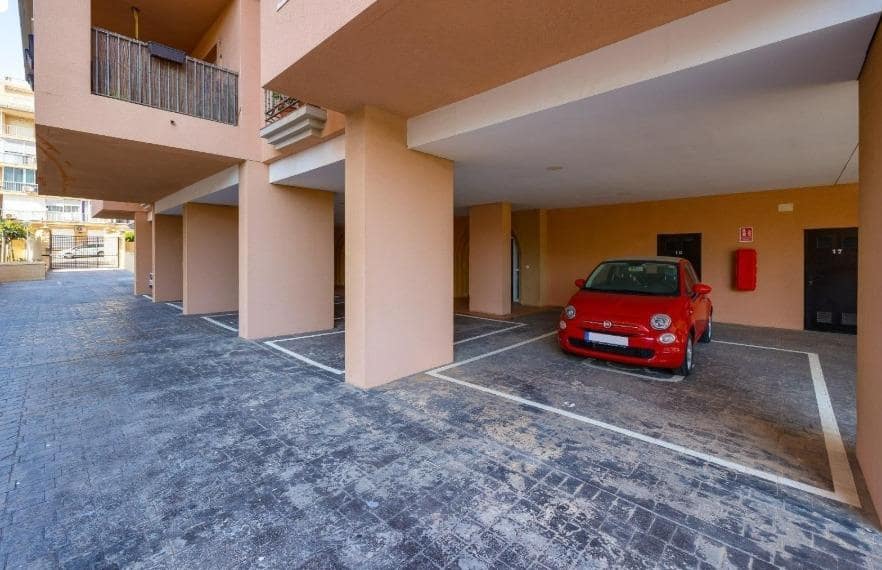 Apartamento de 2 habitaciones en Torrevieja en venta con piscina - 275.000 € (Ref: 9462530)