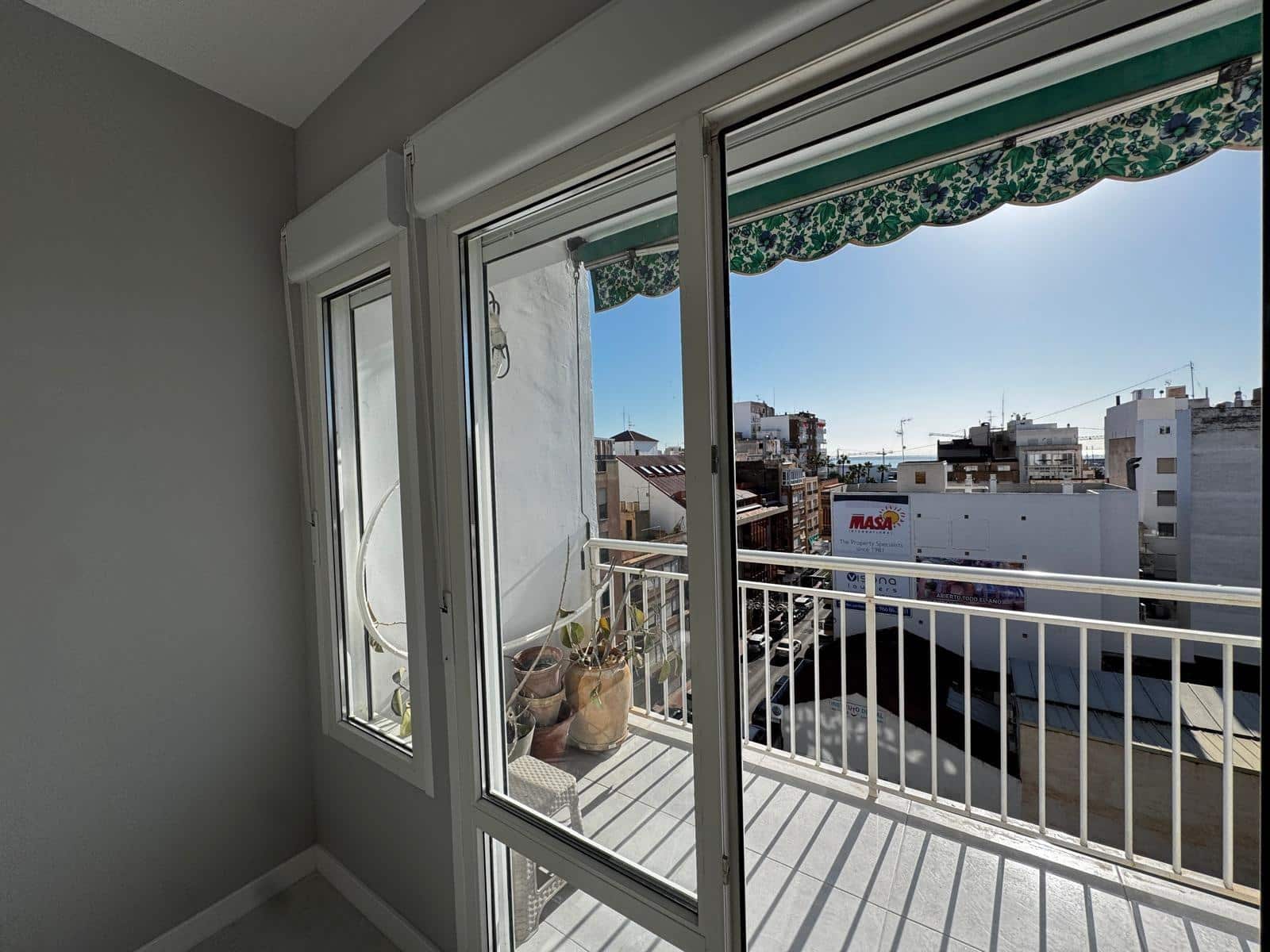 3 Zimmer Apartment zu verkaufen in Torrevieja - 180.000 € (Ref: 9468607)