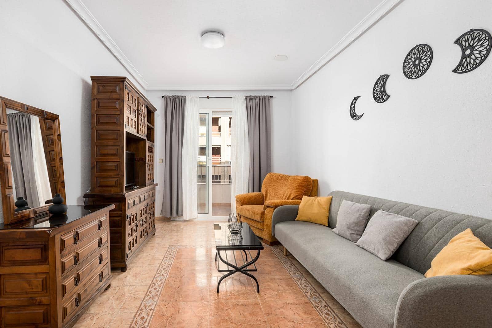 3 bedroom Flat for sale in Torrevieja - € 290,000 (Ref: 9470970)