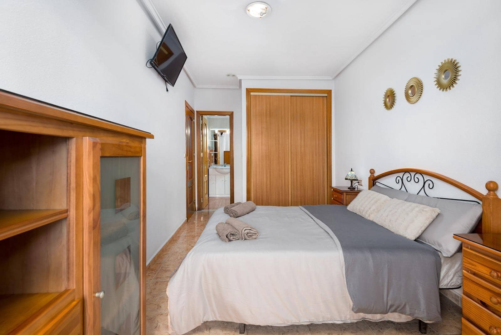 3 bedroom Flat for sale in Torrevieja - € 290,000 (Ref: 9470970)