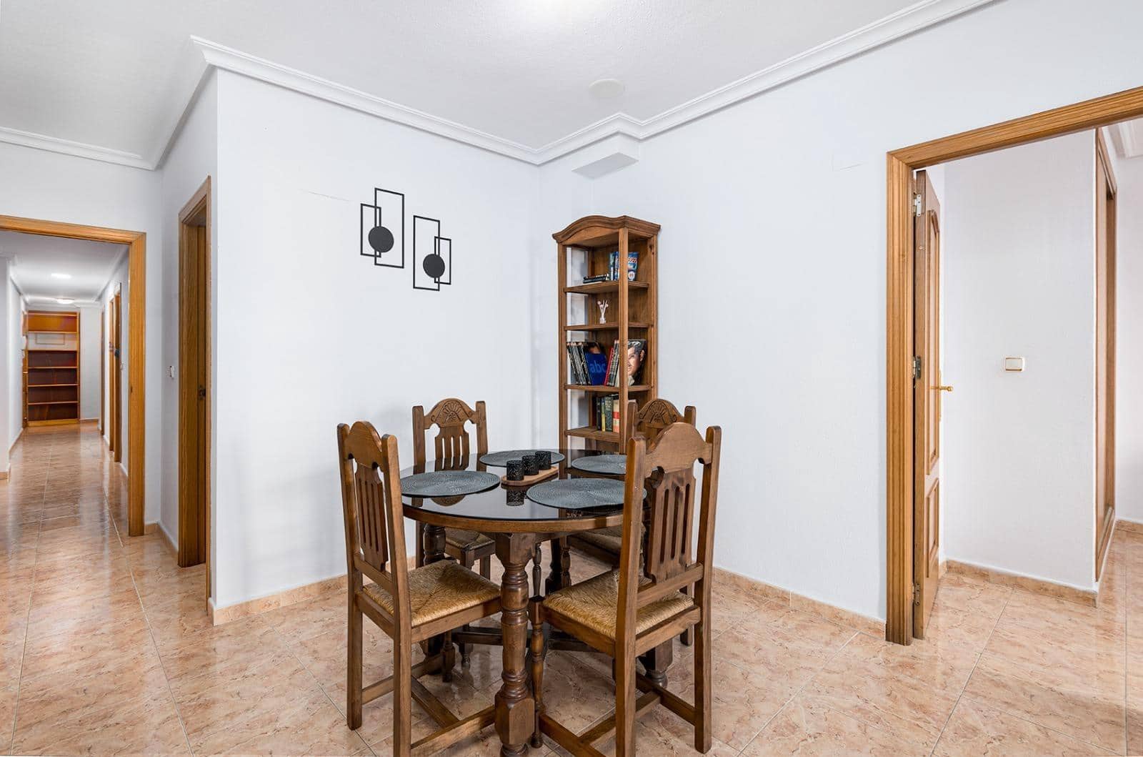 3 bedroom Flat for sale in Torrevieja - € 290,000 (Ref: 9470970)