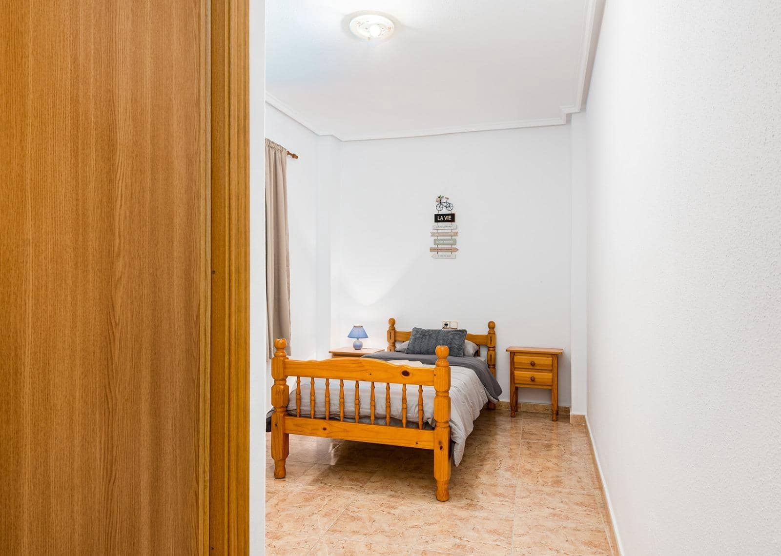 3 bedroom Flat for sale in Torrevieja - € 290,000 (Ref: 9470970)