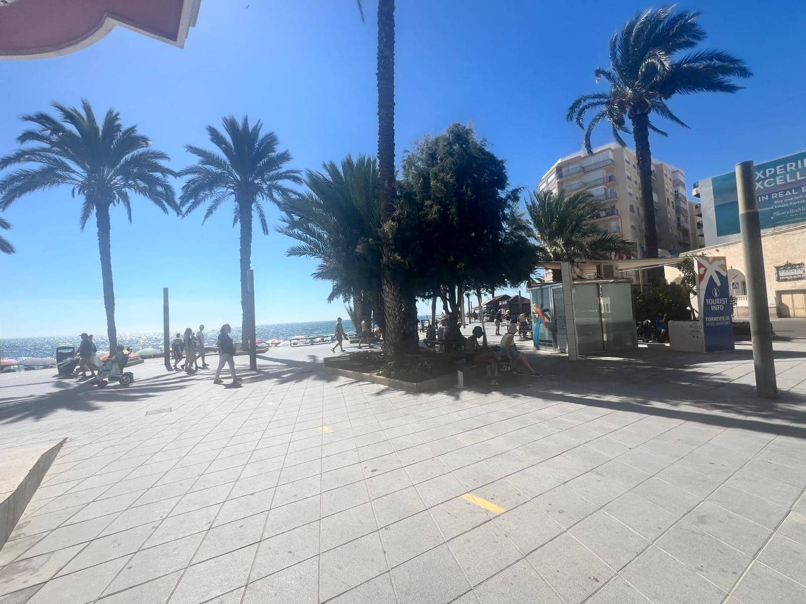 3 bedroom Flat for sale in Torrevieja - € 290,000 (Ref: 9470970)