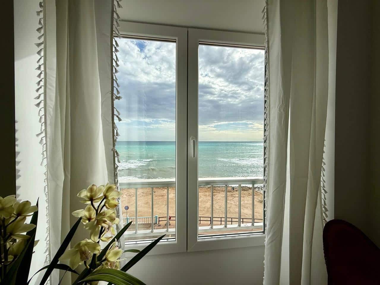 3 bedroom Apartment for sale in Torrevieja with garage - € 399,000 (Ref: 9470976)