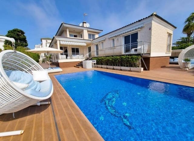 Chalet de 5 habitaciones en La Mata, Torrevieja en venta - 1.170.000 € (Ref: 9471227)